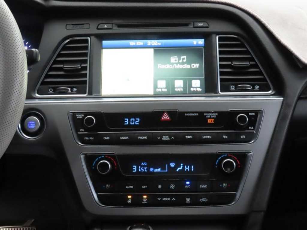 HYUNDAI Sonata - Vista 11