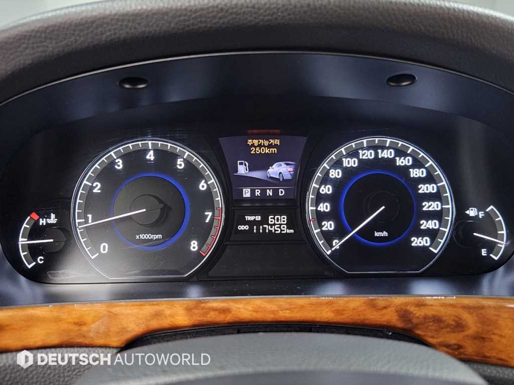 HYUNDAI Equus - Vista 8