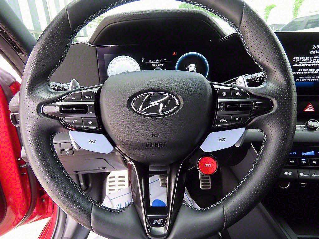 HYUNDAI Avante - Vista 8