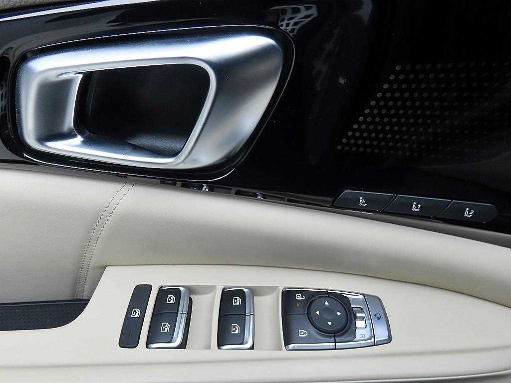 KIA Carnival - Vista 11