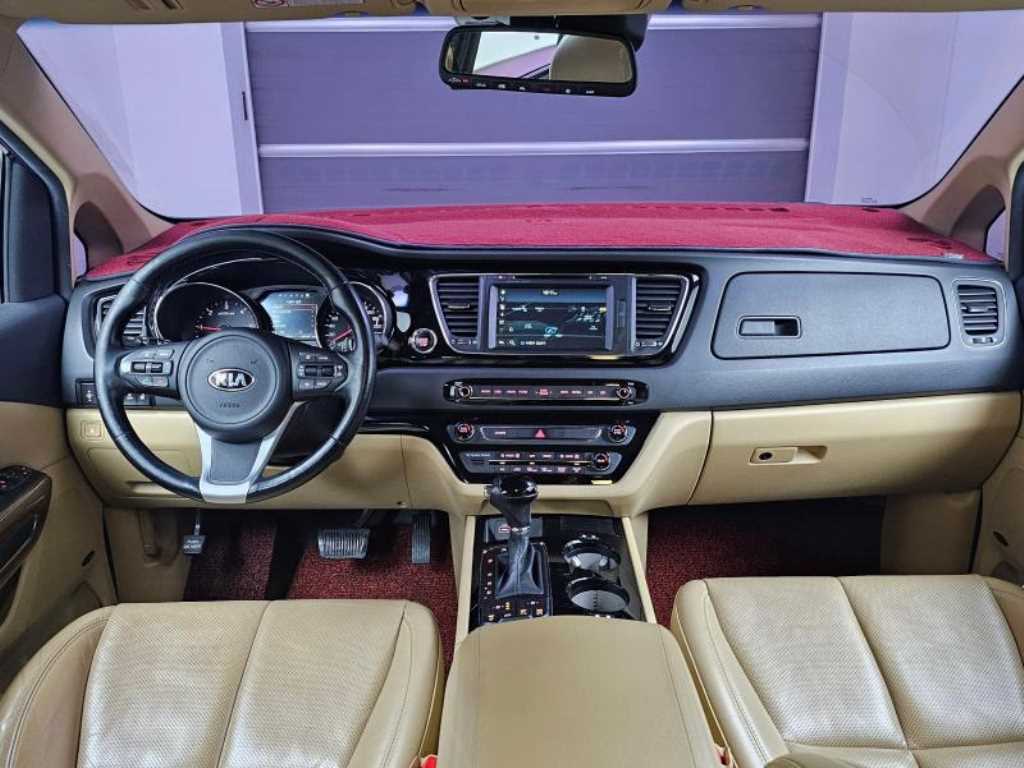 KIA Carnival - Vista 7