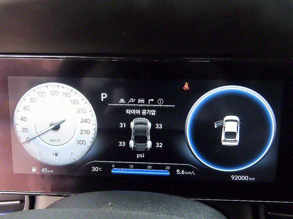 HYUNDAI Avante - Vista 9