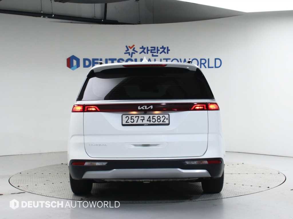 KIA Carnival - Vista 4