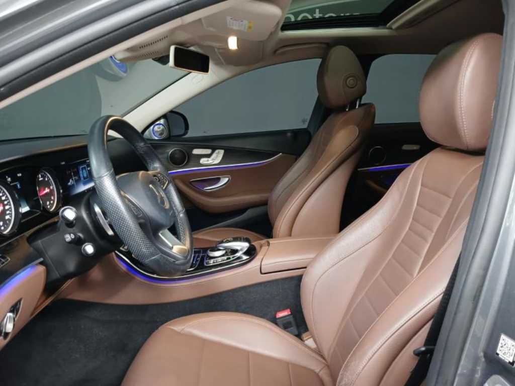 Mercedes Benz E class - Vista 7