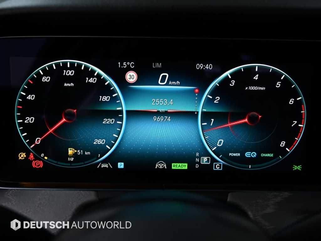 Mercedes Benz E class - Vista 8