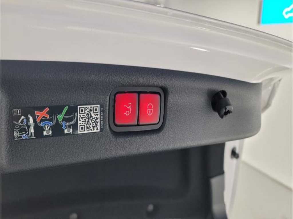 Mercedes Benz C Class - Vista 12