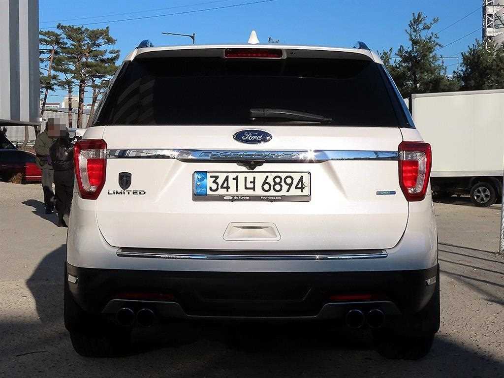 Ford Explorer - Vista 4