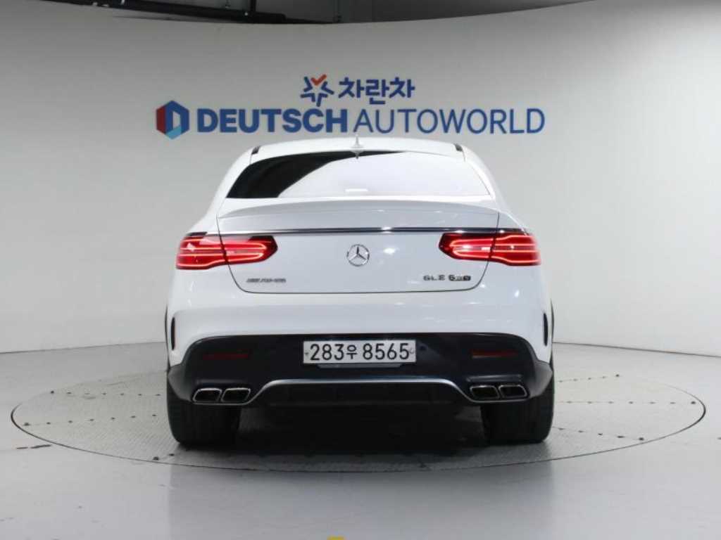 Mercedes Benz GLE Class - Vista 4