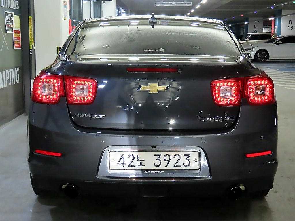 Chevrolet Malibu - Vista 5