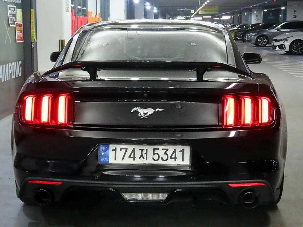Ford Mustang - Vista 5