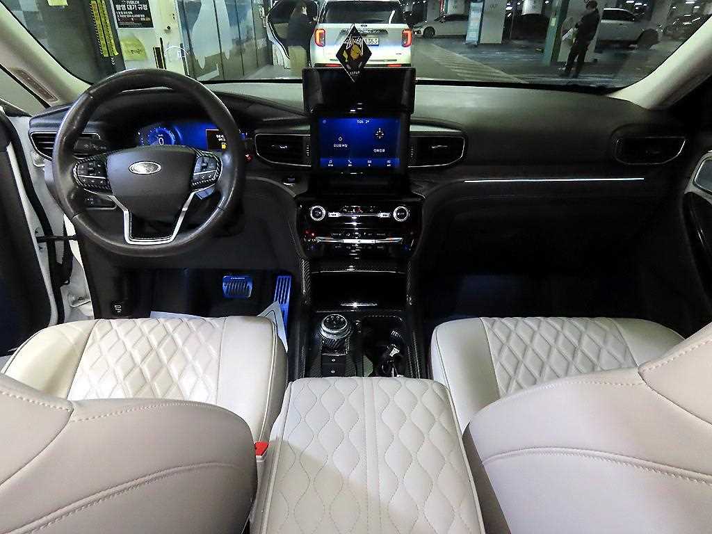 Ford Explorer - Vista 10