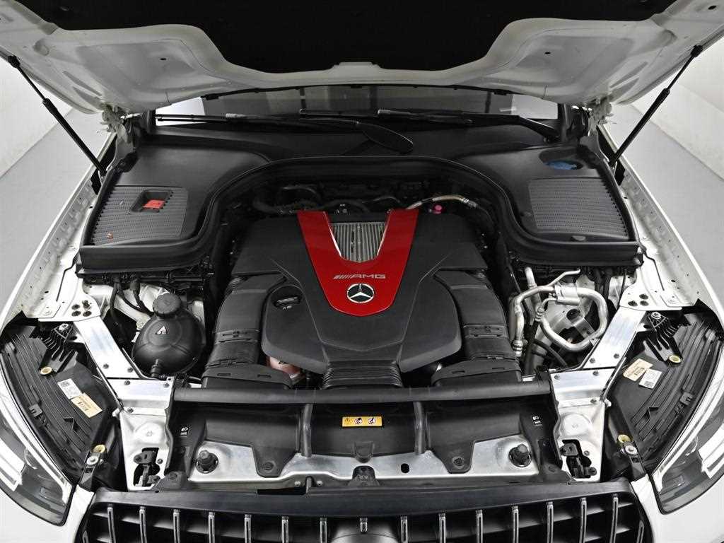 Mercedes Benz GLC Class - Vista 6