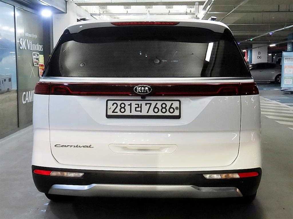 KIA Carnival - Vista 5
