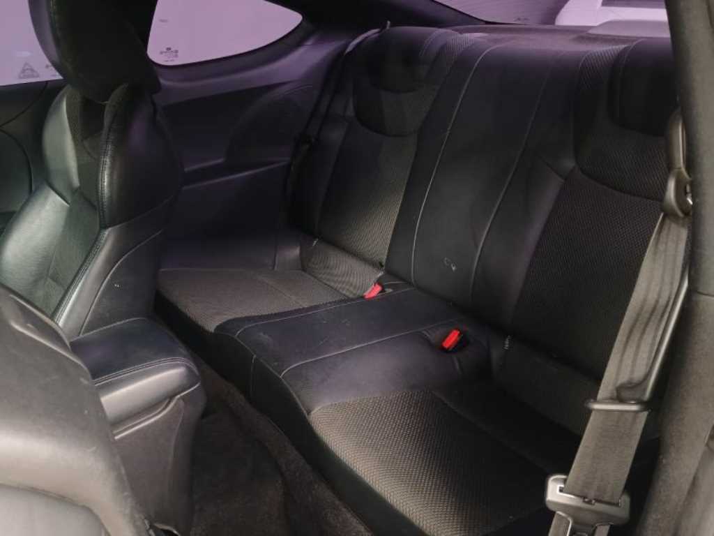 HYUNDAI Genesis - Vista 8