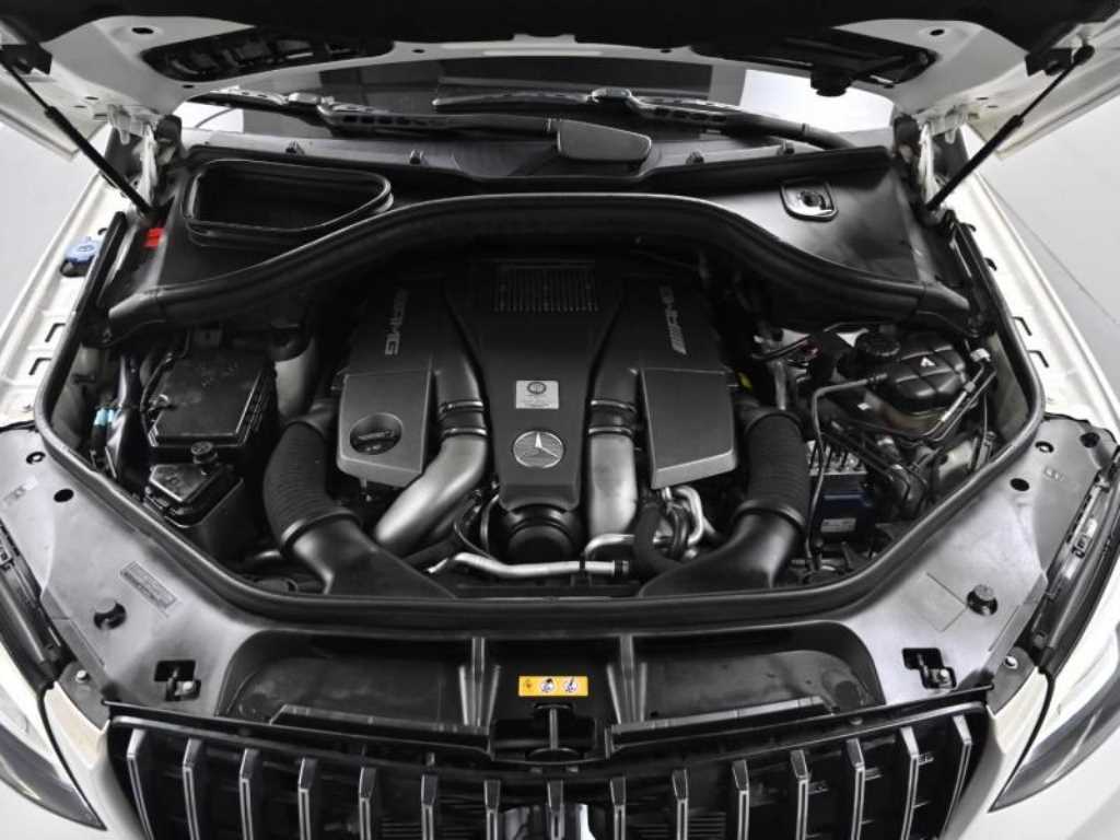 Mercedes Benz GLE Class - Vista 6