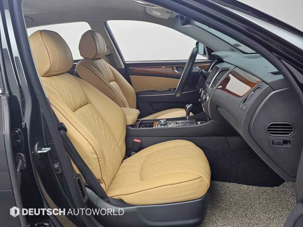 HYUNDAI Equus - Vista 10