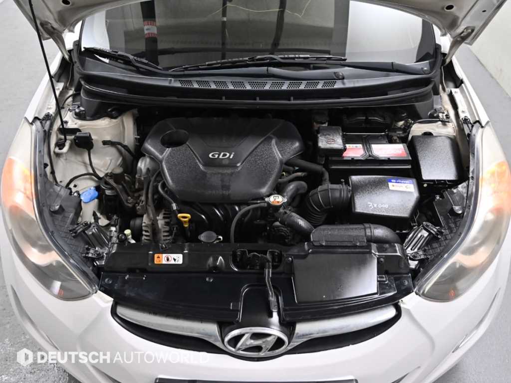 HYUNDAI Avante - Vista 6