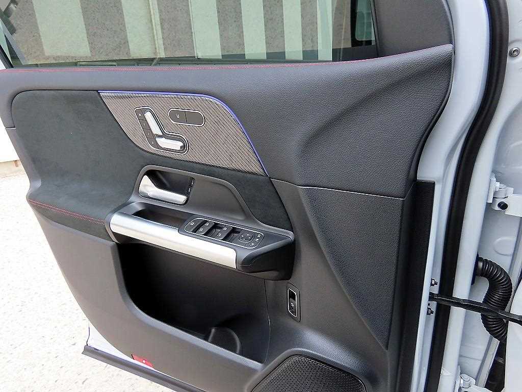 Mercedes Benz CLA Class - Vista 11