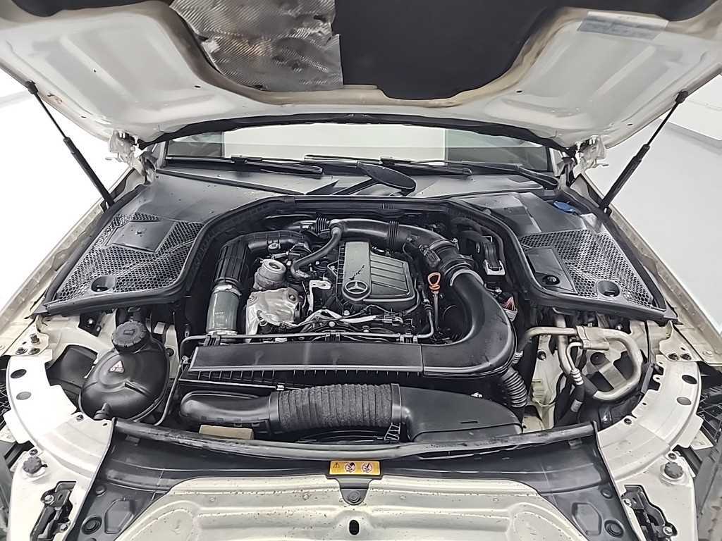 Mercedes Benz C Class - Vista 5