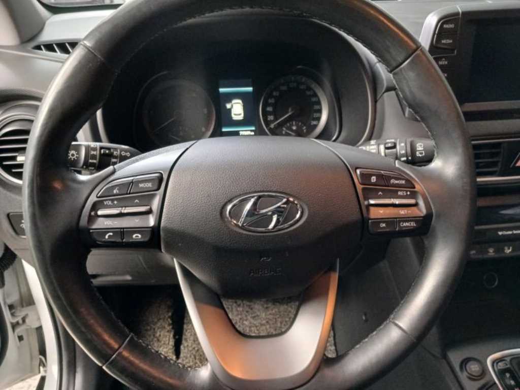 HYUNDAI Kona - Vista 11