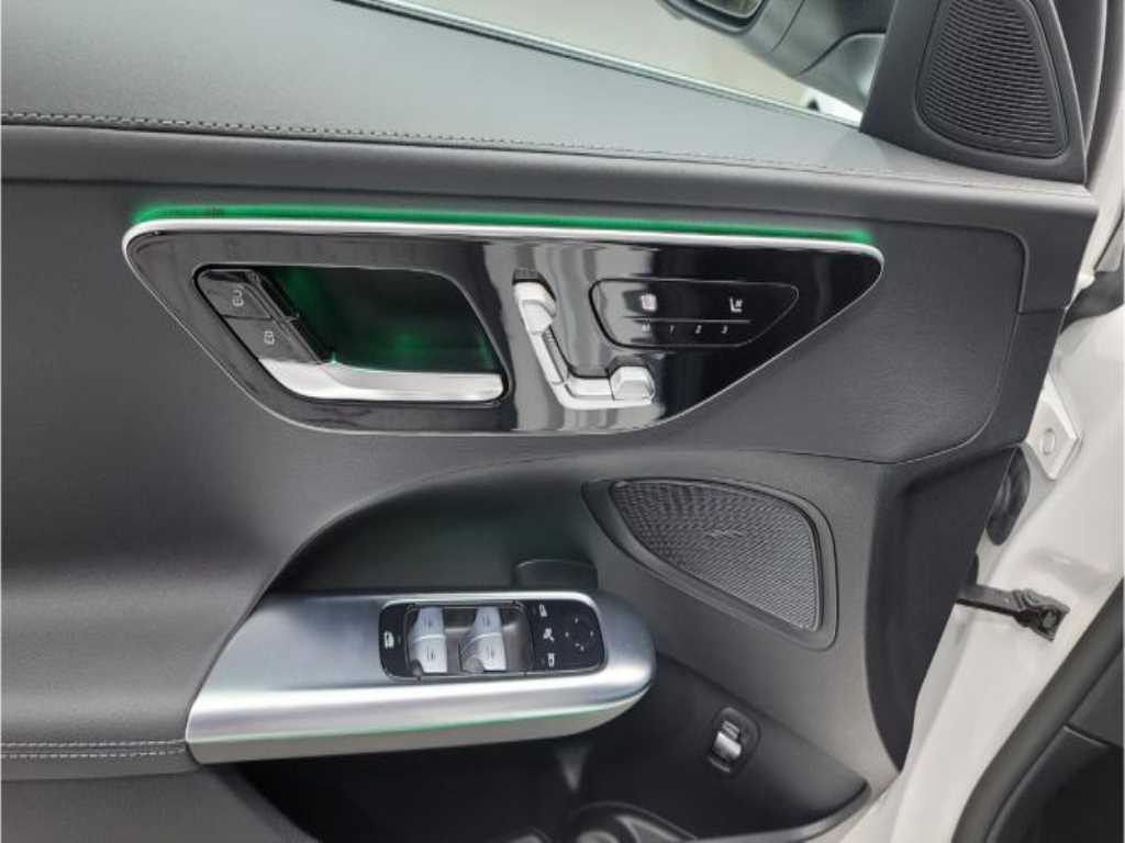 Mercedes Benz C Class - Vista 11