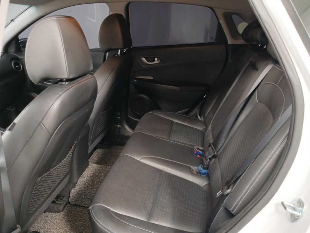 HYUNDAI Kona - Vista 8