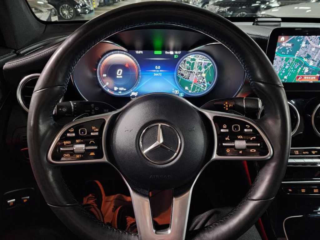 Mercedes Benz GLC Class - Vista 10