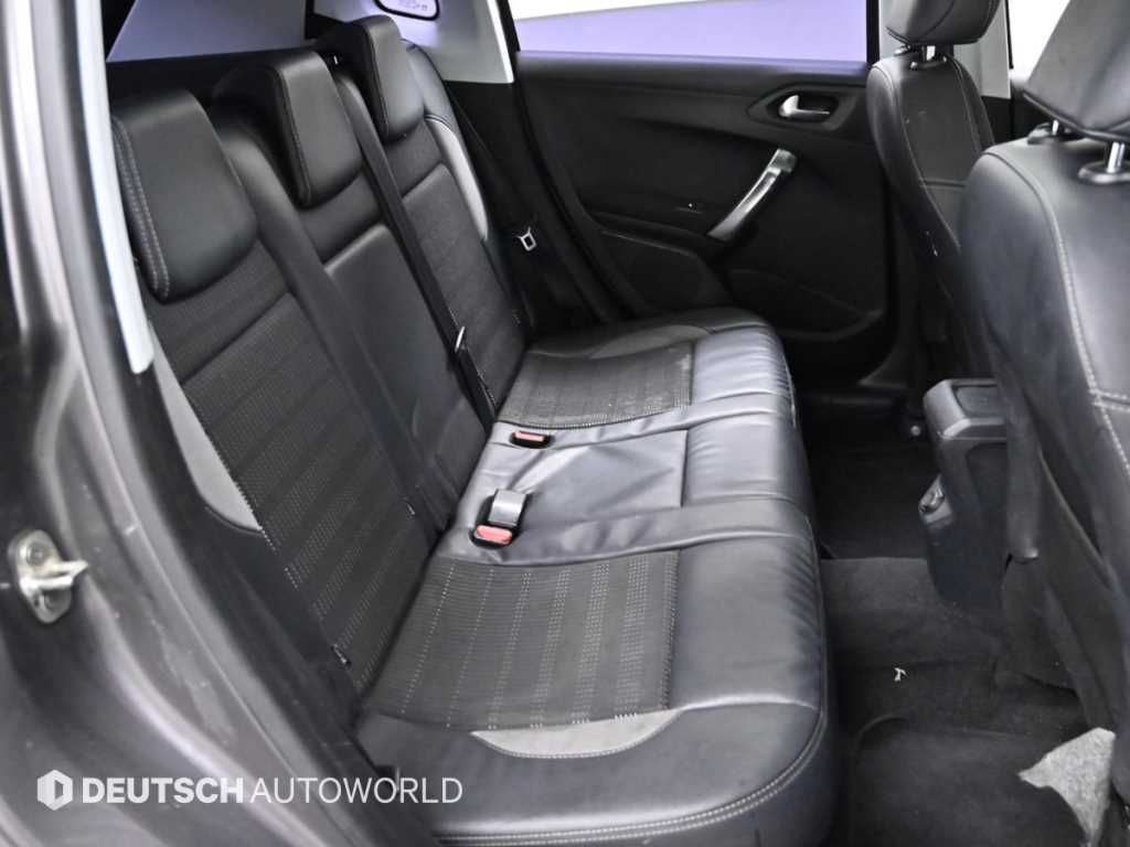 Peugeot 2008 - Vista 12