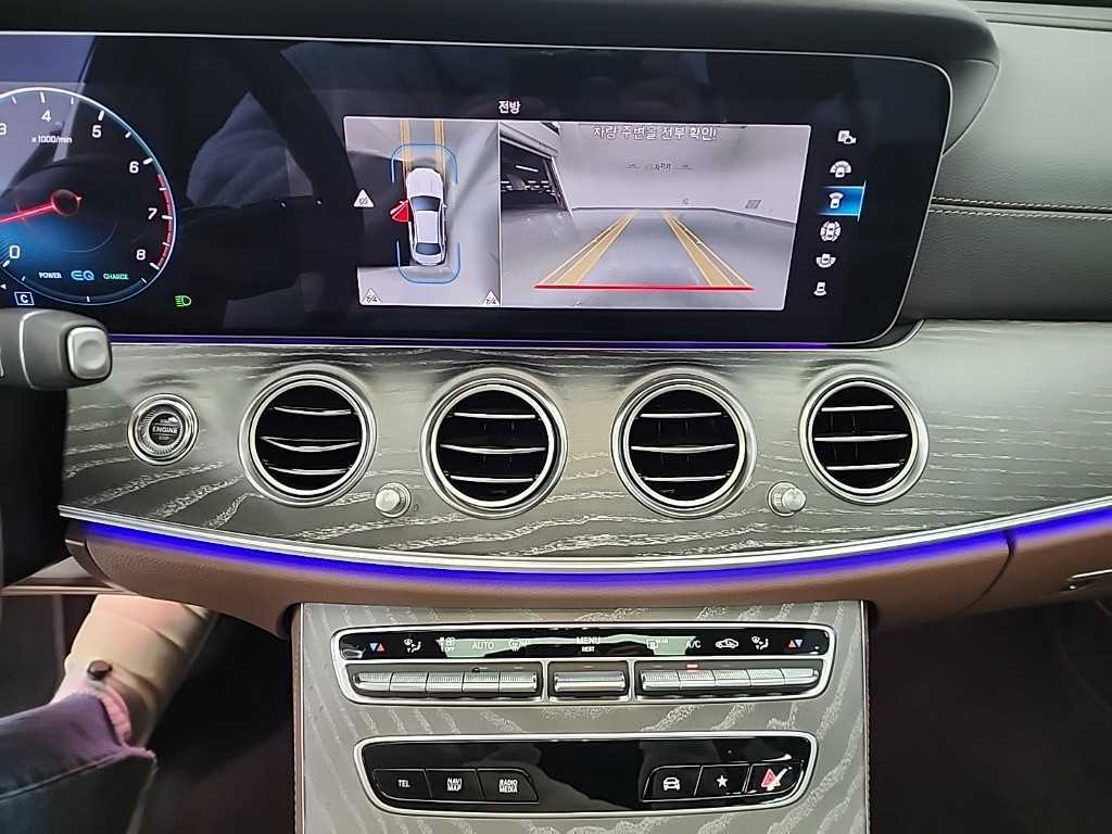 Mercedes Benz E class - Vista 10