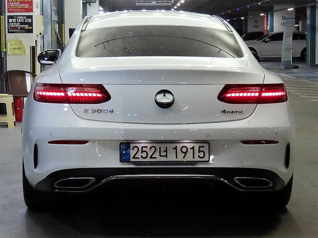 Mercedes Benz E class - Vista 5