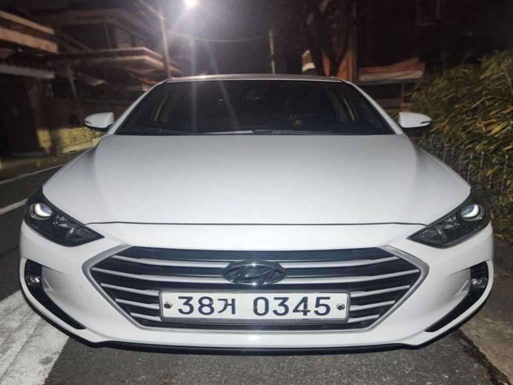 HYUNDAI Avante 2017 Blanco - Importación desde Corea - HF Imports Iquique - Foto 1