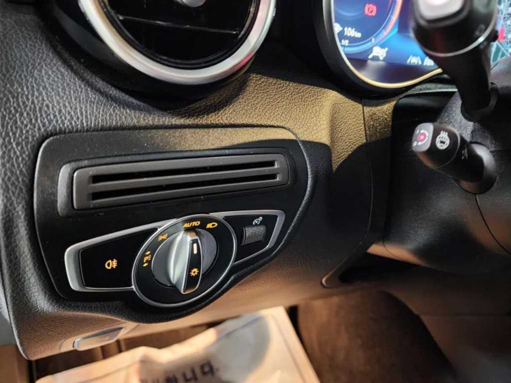 Mercedes Benz GLC Class - Vista 11