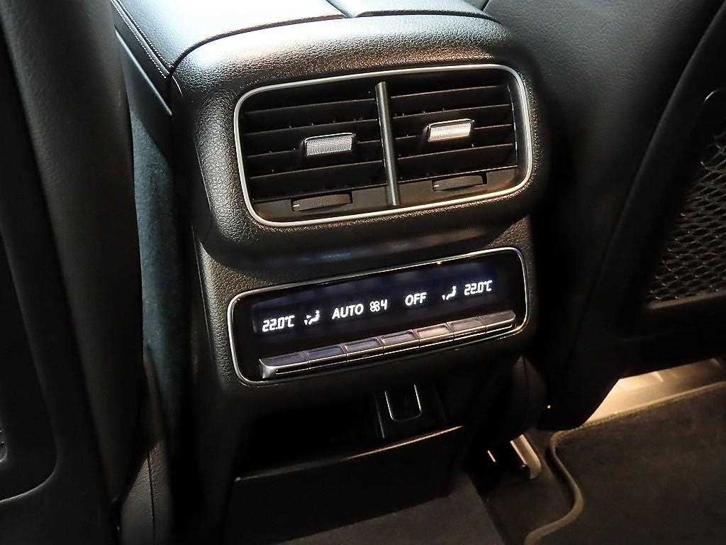 Mercedes Benz GLE Class - Vista 11