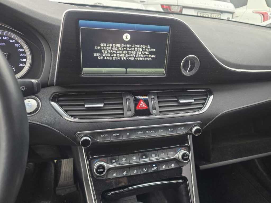 HYUNDAI Grandeur - Vista 5