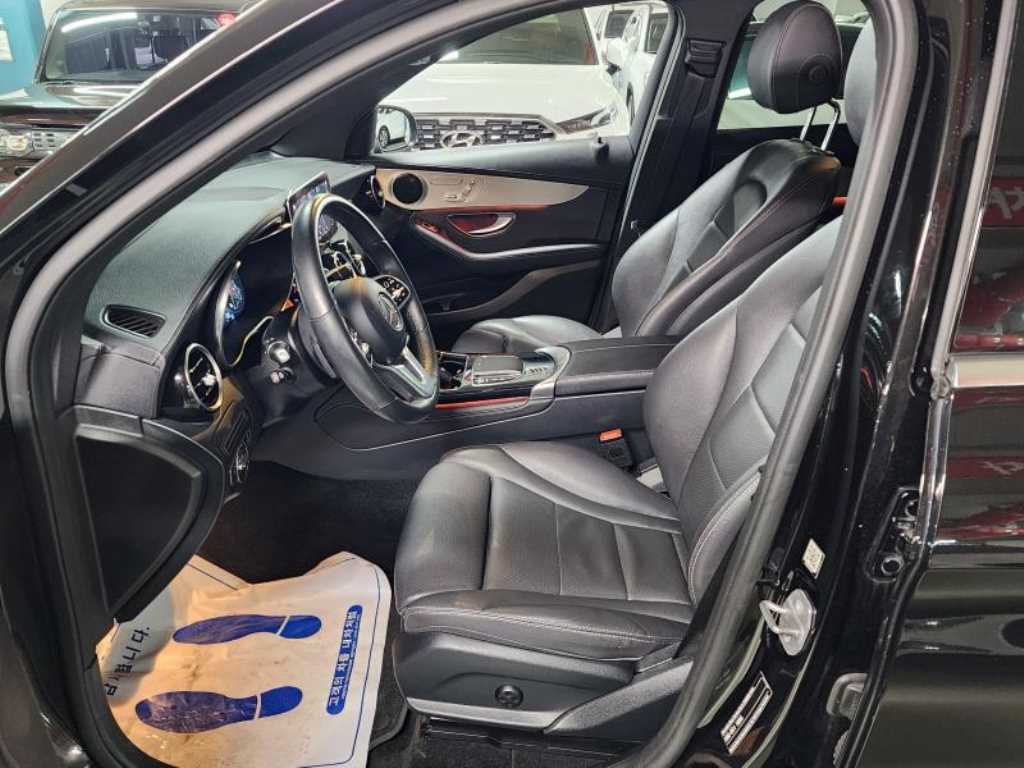 Mercedes Benz GLC Class - Vista 9