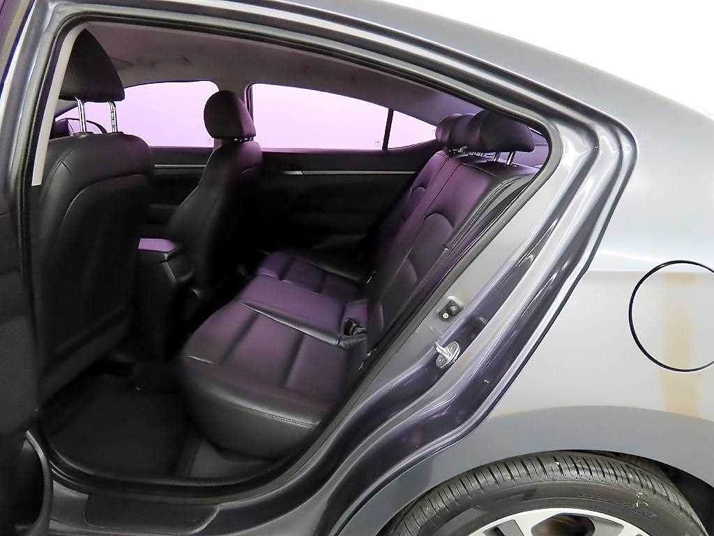 HYUNDAI Avante - Vista 6