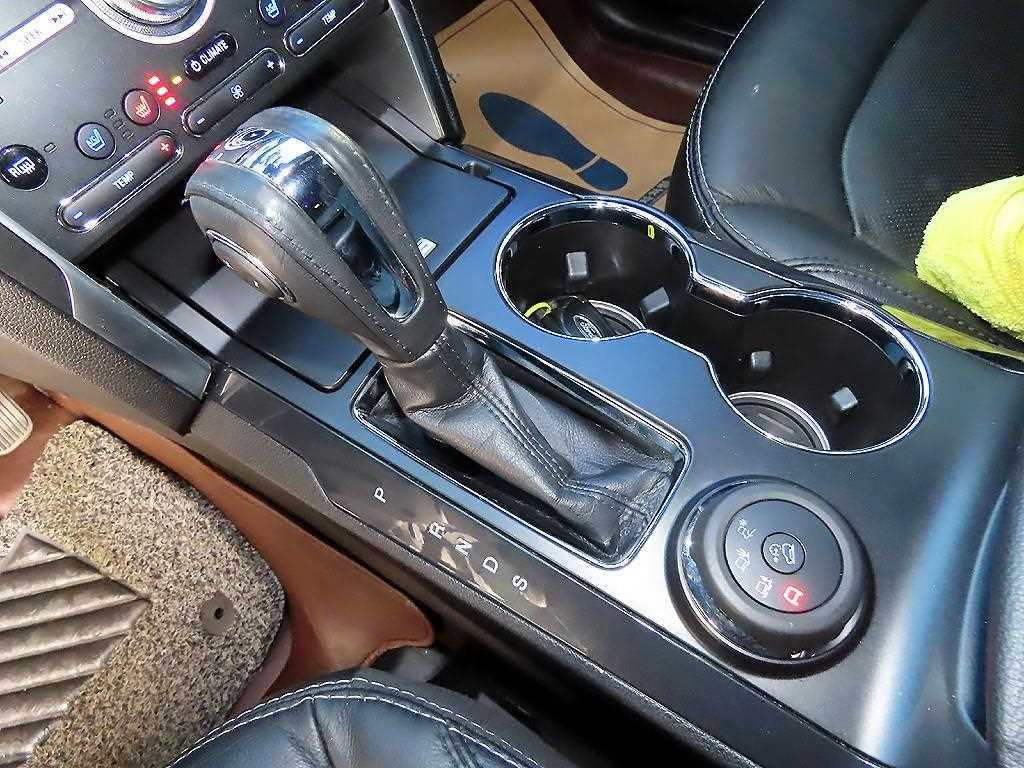 Ford Explorer - Vista 10