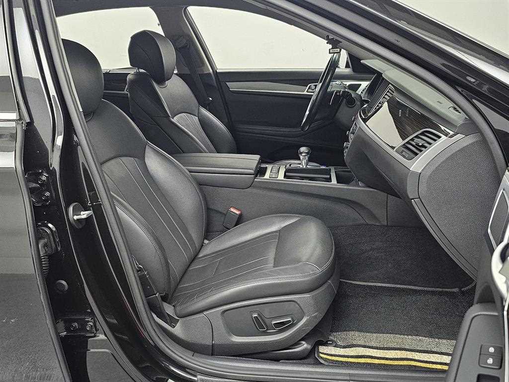 Genesis G80 - Vista 10