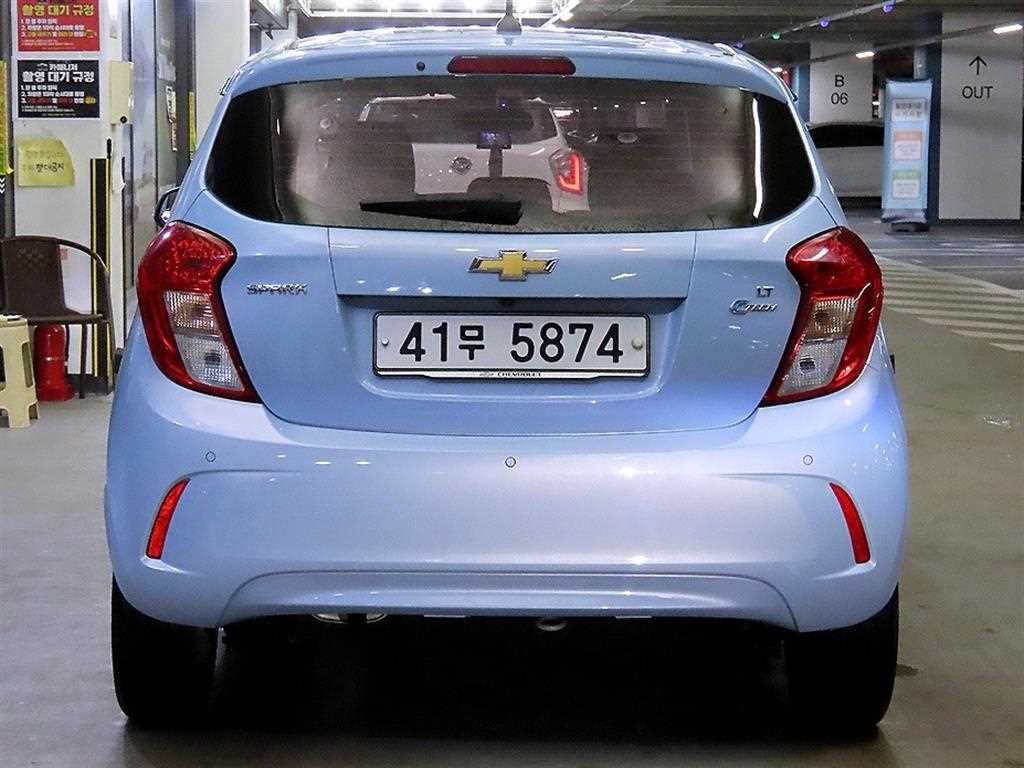 Chevrolet Spark - Vista 5