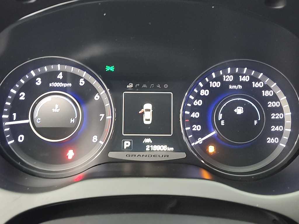 HYUNDAI Grandeur - Vista 6