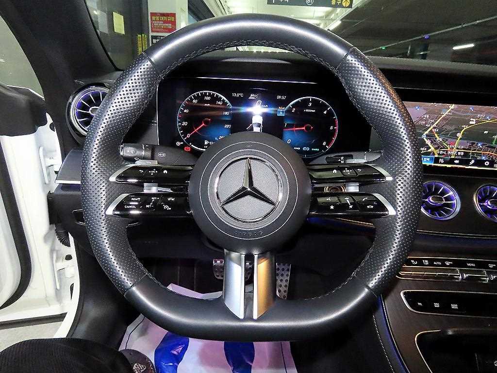 Mercedes Benz E class - Vista 8