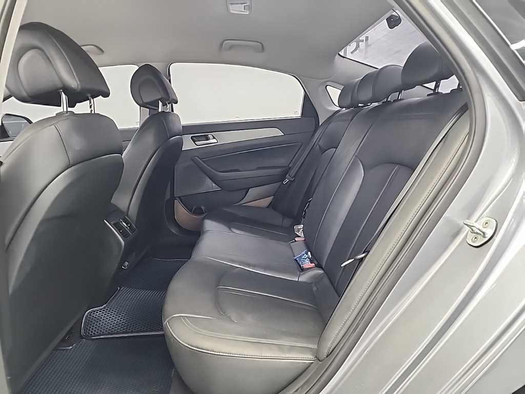 HYUNDAI Sonata - Vista 12