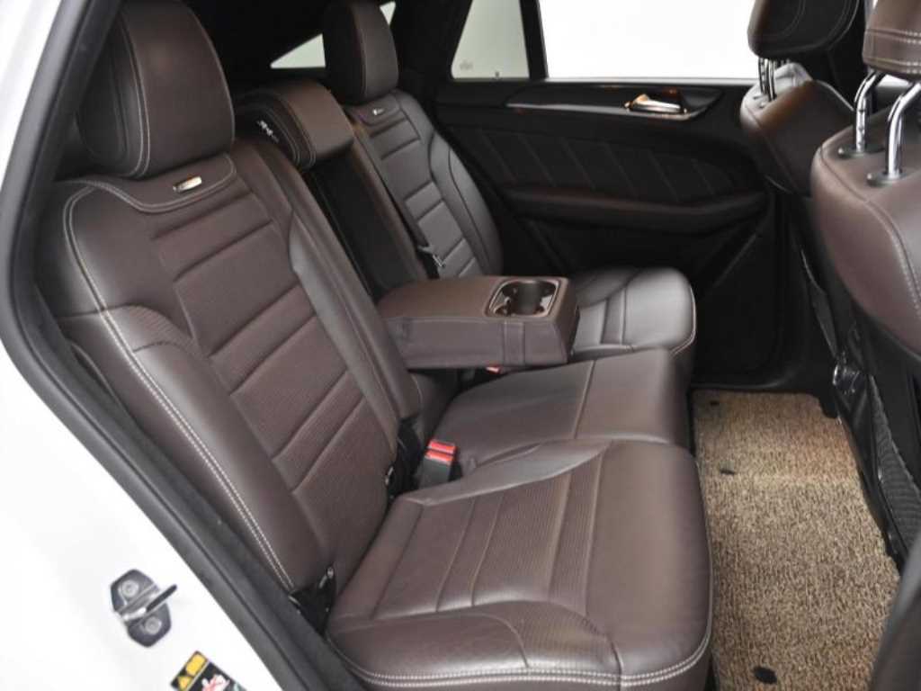 Mercedes Benz GLE Class - Vista 12