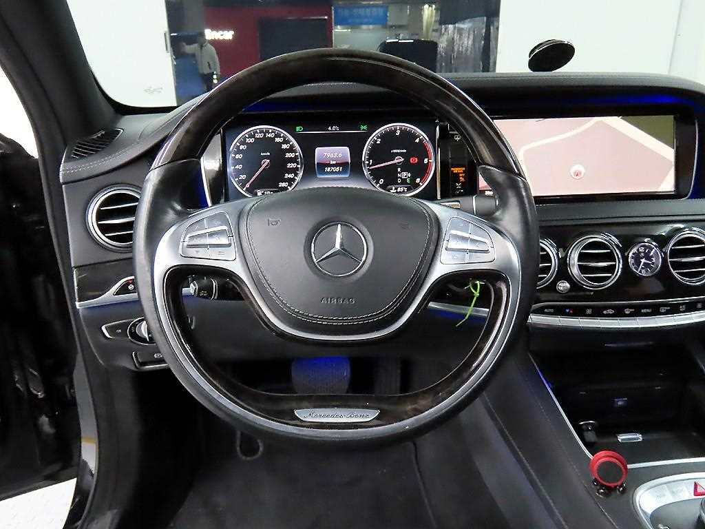 Mercedes Benz S Class - Vista 9