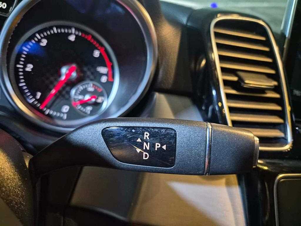 Mercedes Benz GLE Class - Vista 10