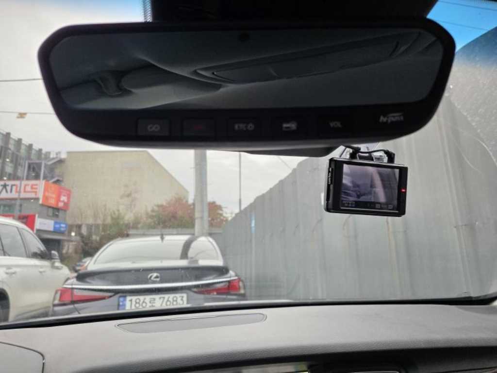 Genesis G80 - Vista 10