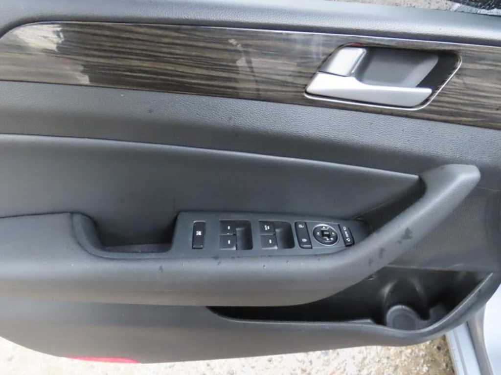 HYUNDAI Sonata - Vista 6