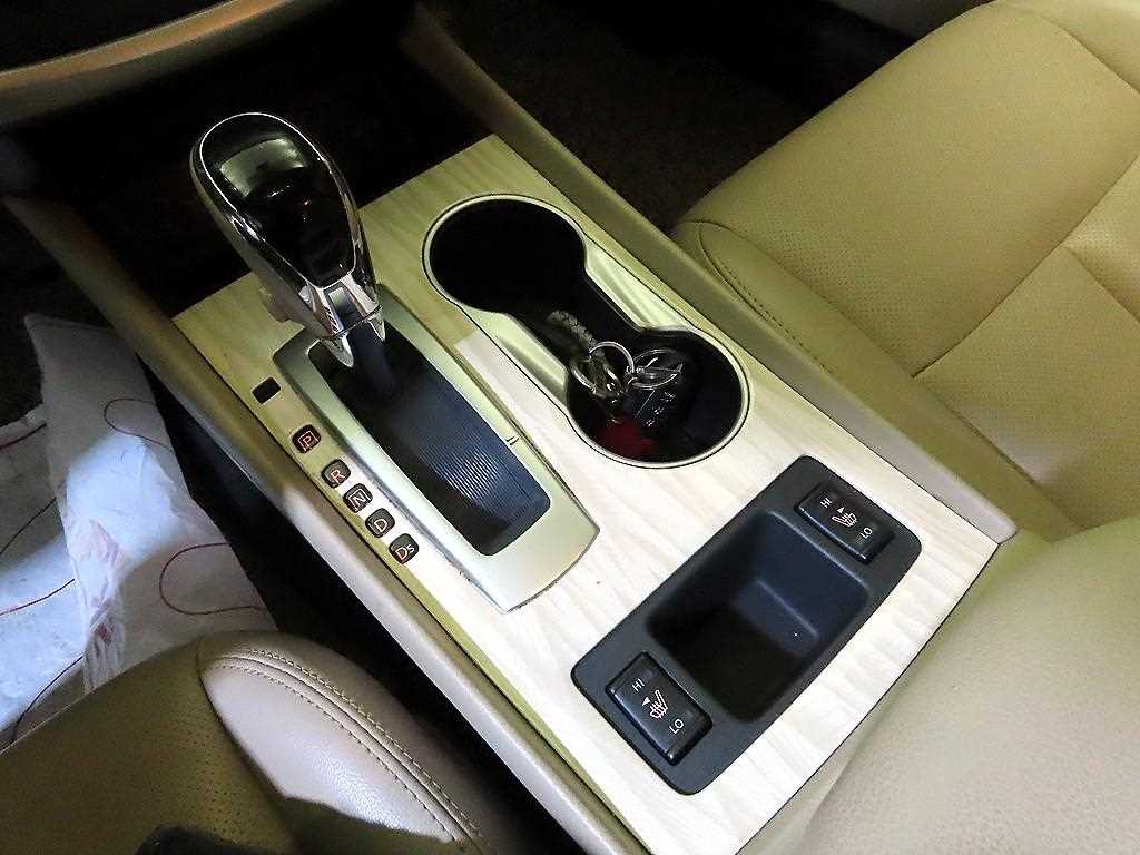 Nissan Altima - Vista 12