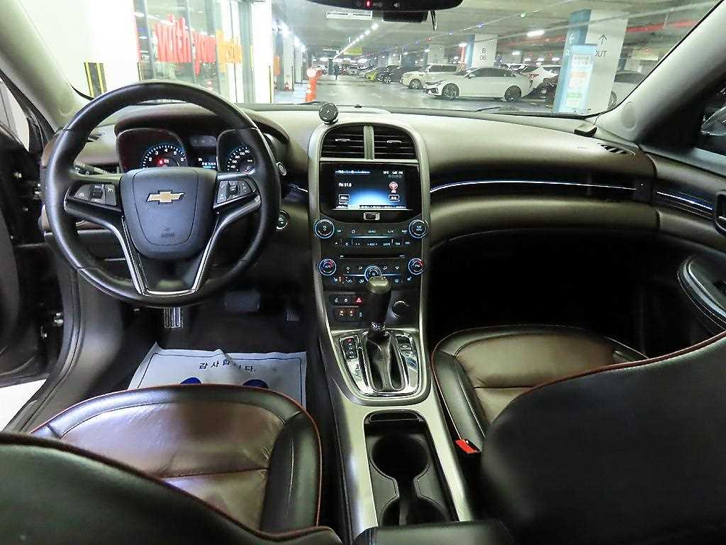 Chevrolet Malibu - Vista 10