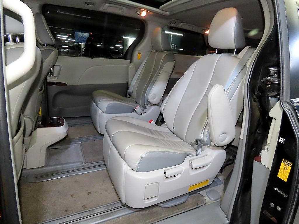 Toyota Siena - Vista 7